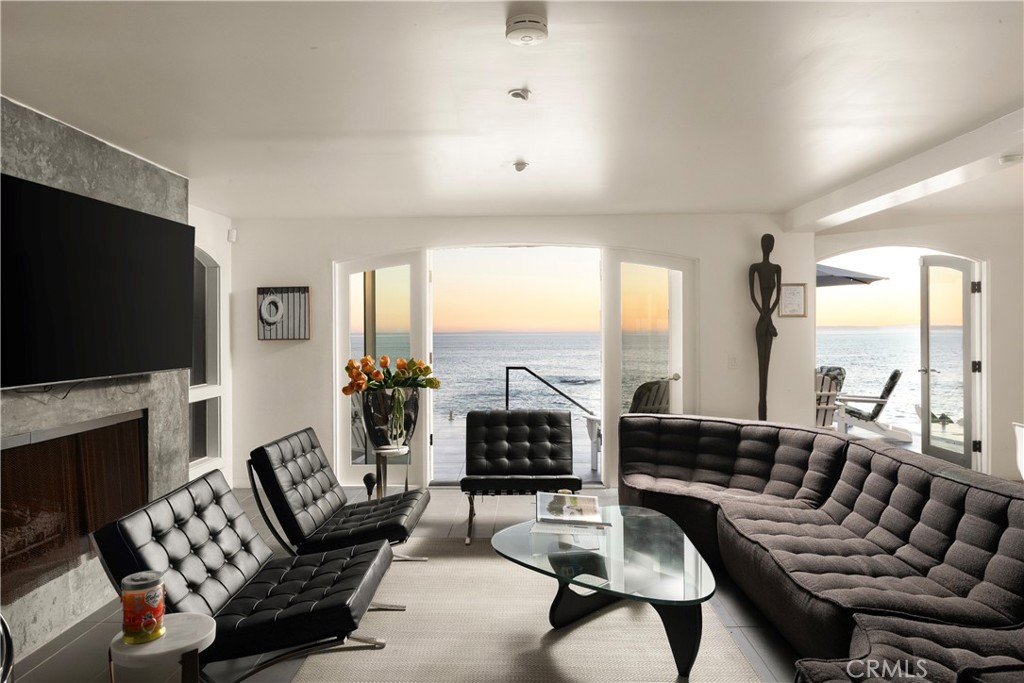 1337 Gaviota Dr
