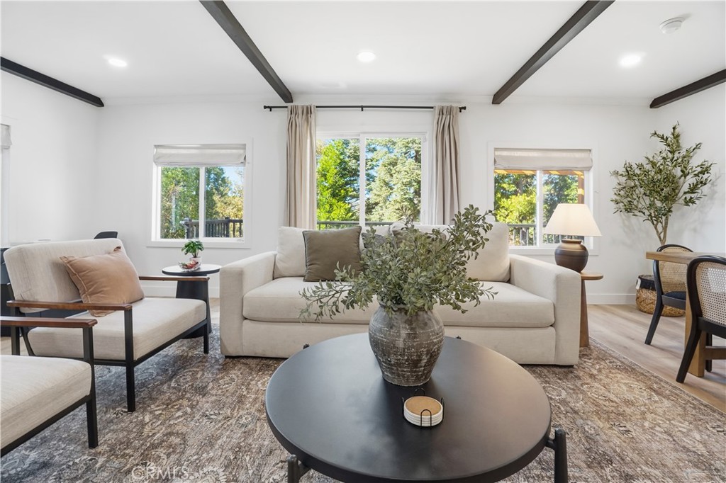 27981 Lakes Edge Road