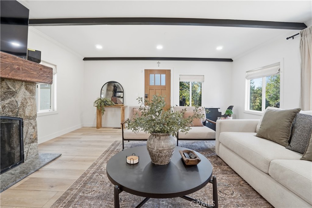 27981 Lakes Edge Road