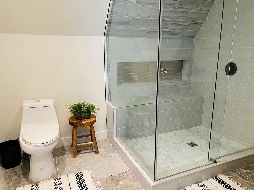 27981 Lakes Edge Road