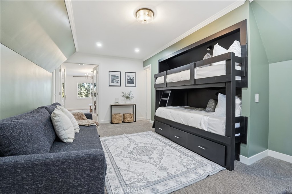 27981 Lakes Edge Road