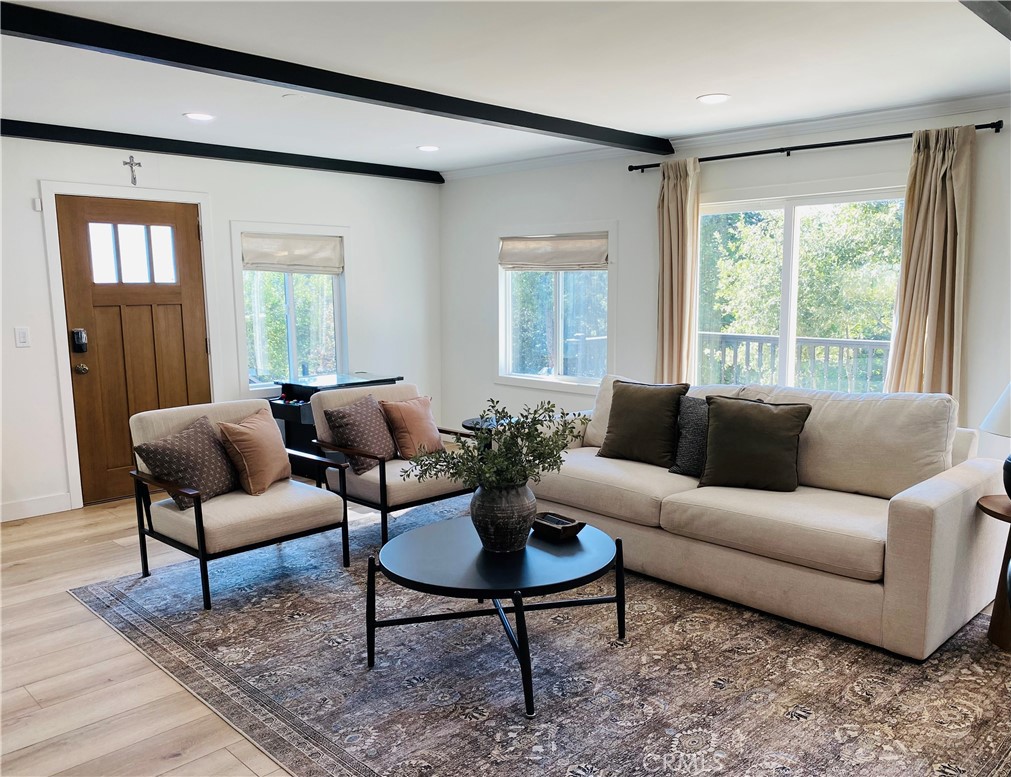 27981 Lakes Edge Road