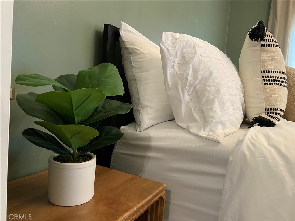 27981 Lakes Edge Road