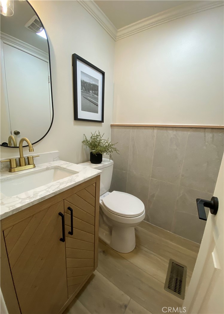 27981 Lakes Edge Road