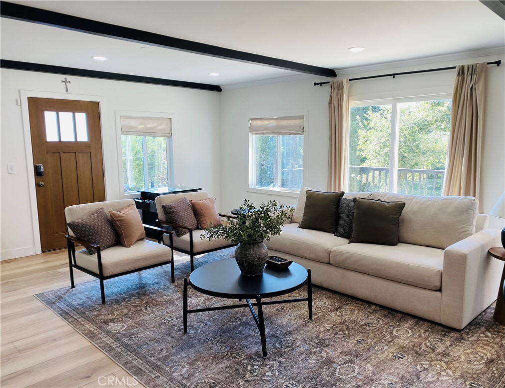 27981 Lakes Edge Road