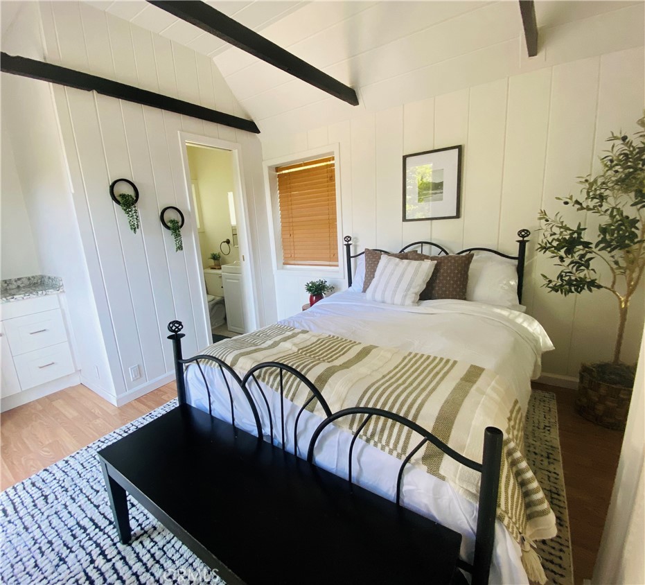 27981 Lakes Edge Road