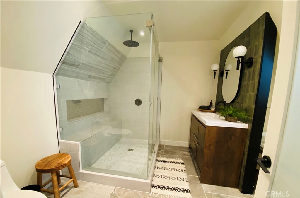 27981 Lakes Edge Road