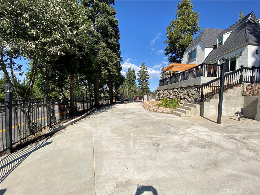 27981 Lakes Edge Road