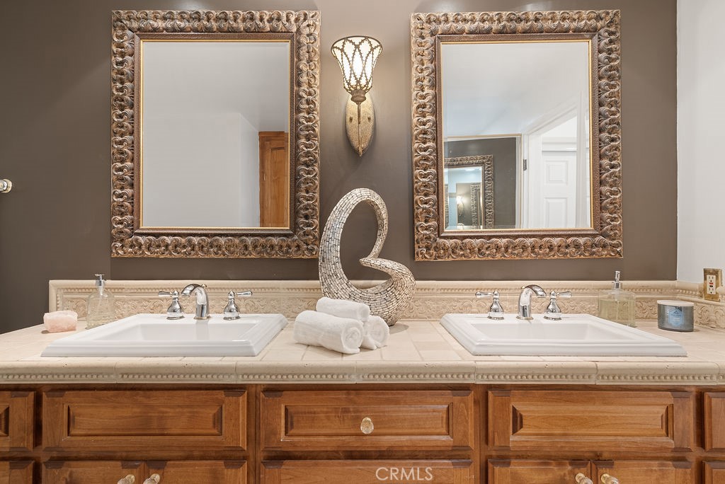 419 N Oakhurst Drive 102