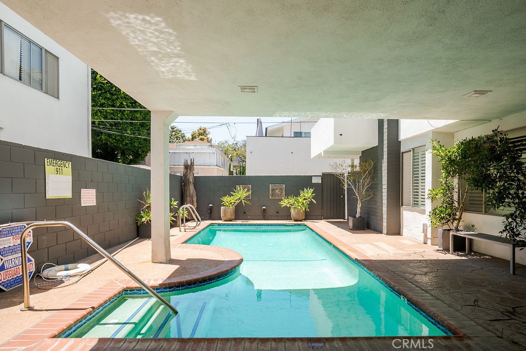 419 N Oakhurst Drive 102