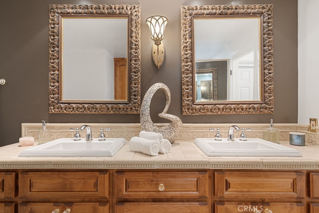 419 N Oakhurst Drive 102