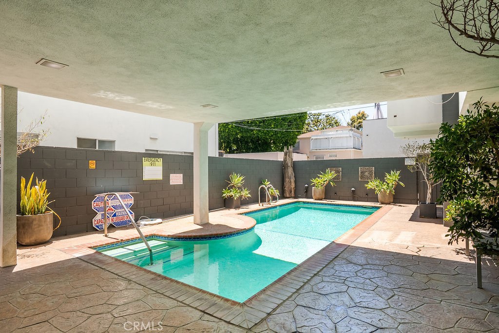 419 N Oakhurst Drive 102