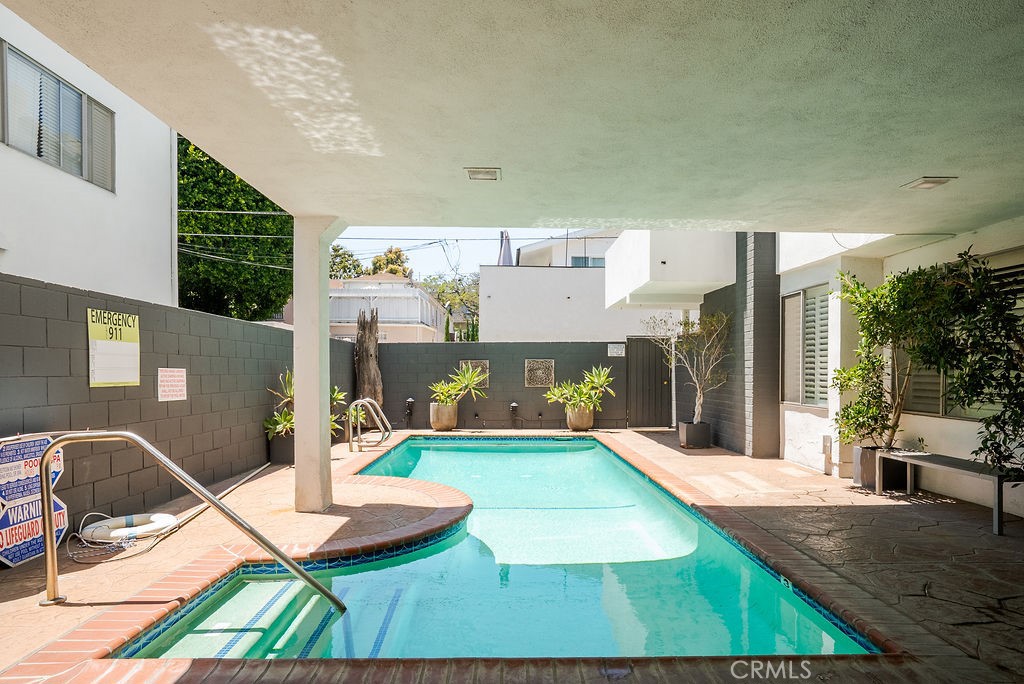 419 N Oakhurst Drive 102