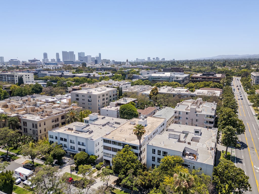 419 N Oakhurst Drive 102