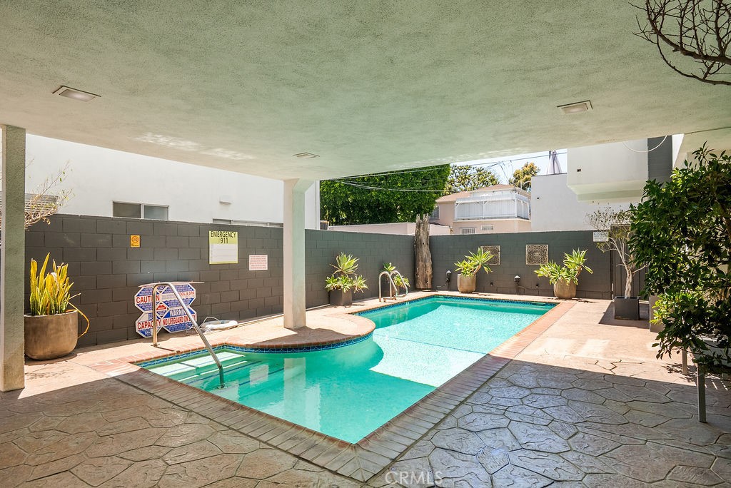 419 N Oakhurst Drive 102