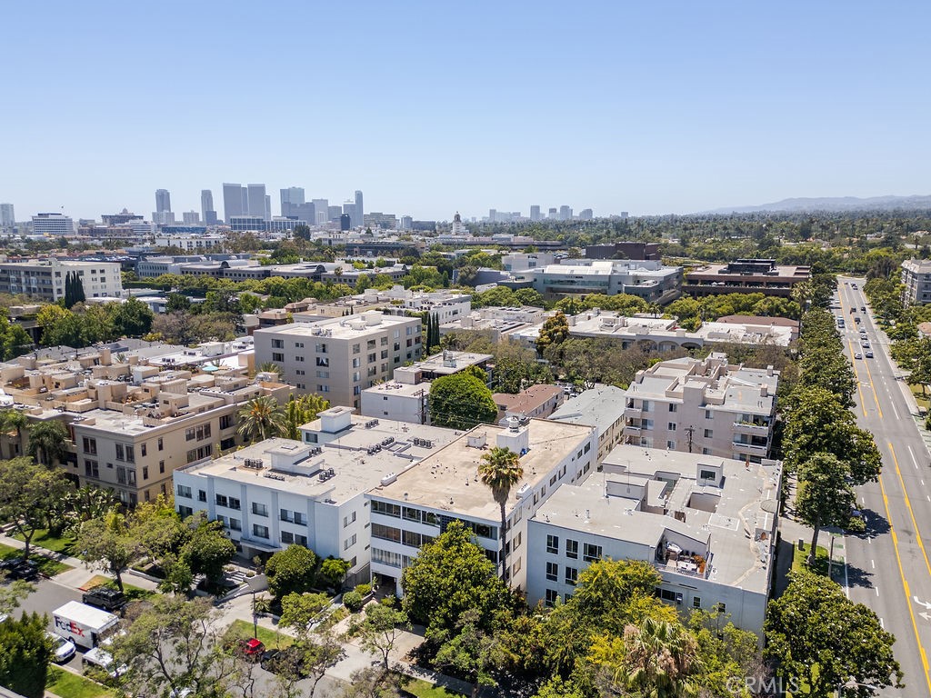 419 N Oakhurst Drive 102