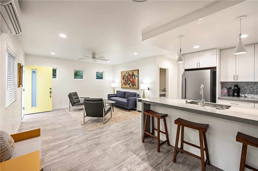 435 E Chuckwalla