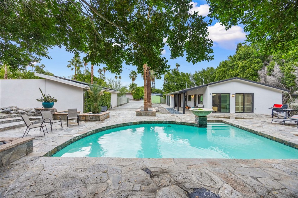 435 E Chuckwalla
