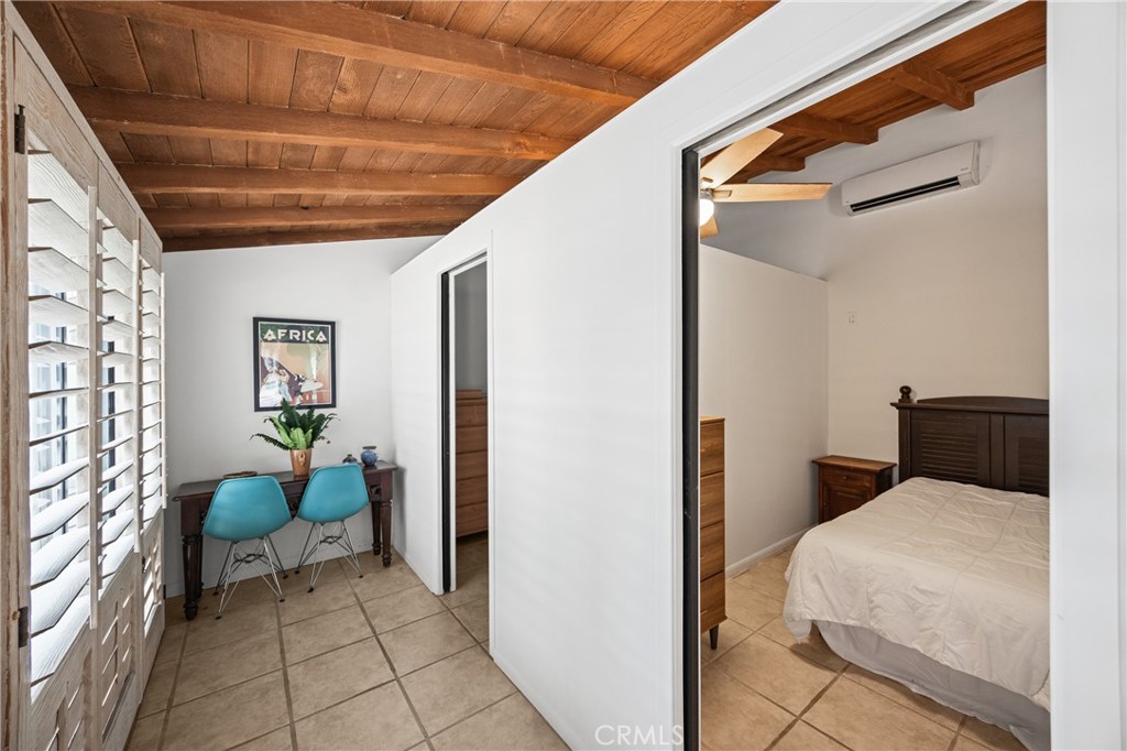 435 E Chuckwalla