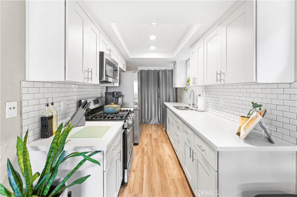 2205 Pacific Avenue 101