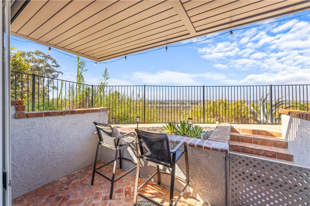 2205 Pacific Avenue 101