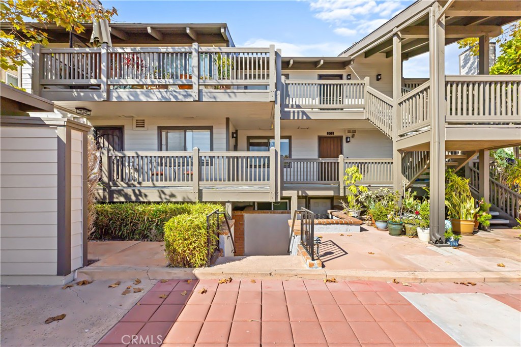 2205 Pacific Avenue 101