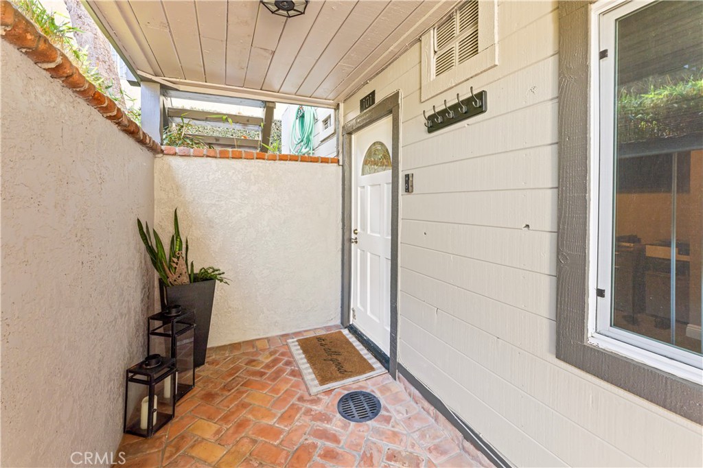 2205 Pacific Avenue 101