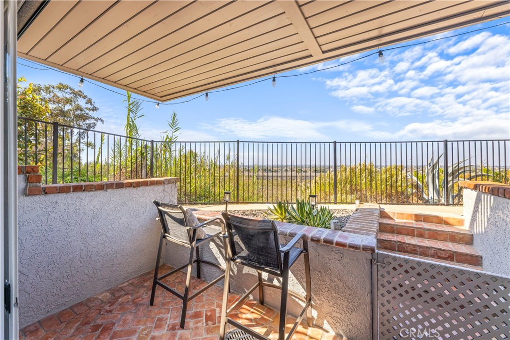 2205 Pacific Avenue 101