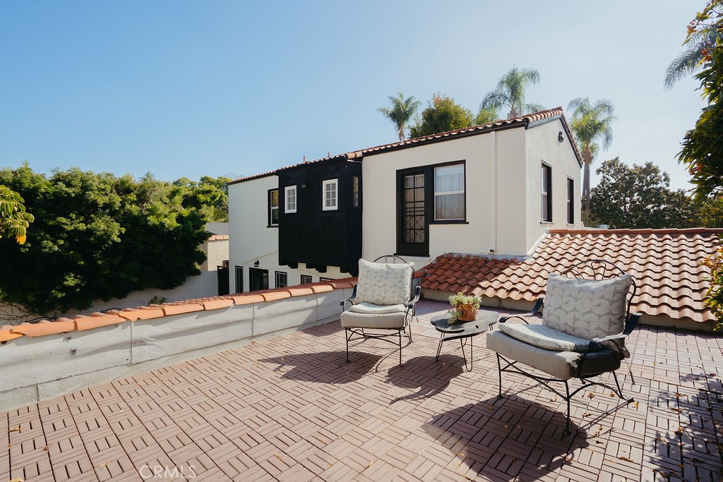 521 W Whiting Avenue