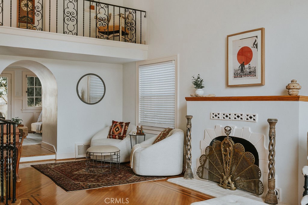 521 W Whiting Avenue