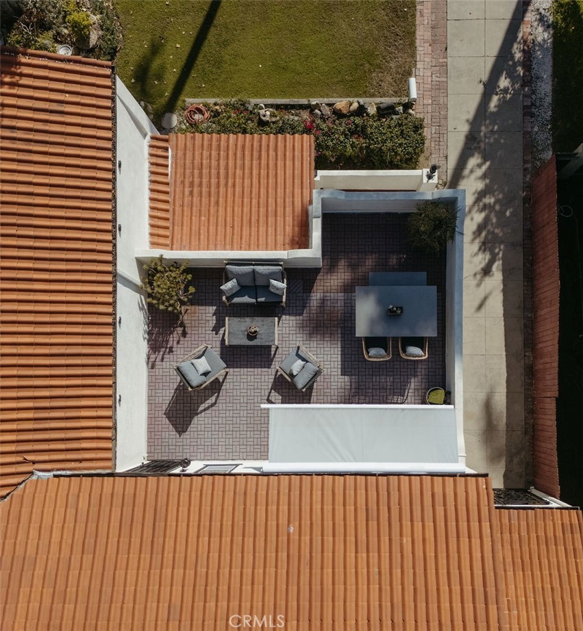 521 W Whiting Avenue