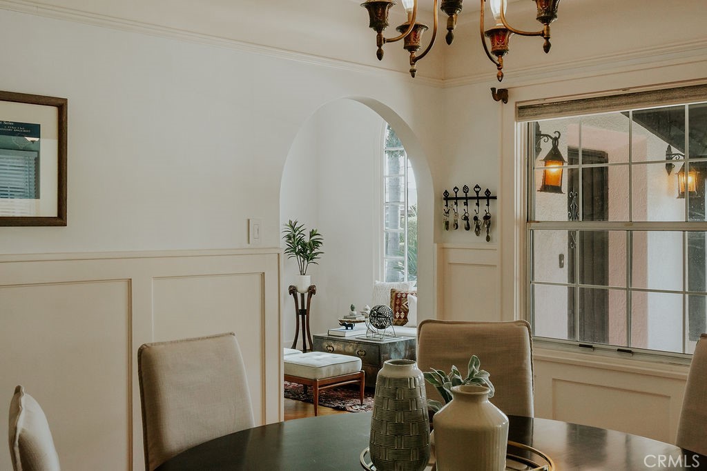 521 W Whiting Avenue