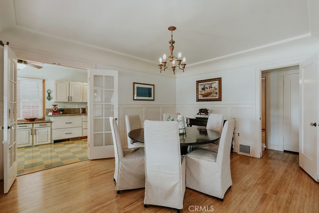 521 W Whiting Avenue