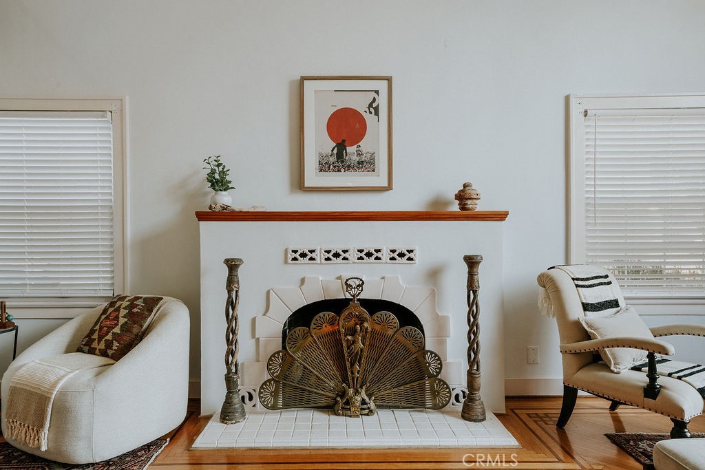 521 W Whiting Avenue