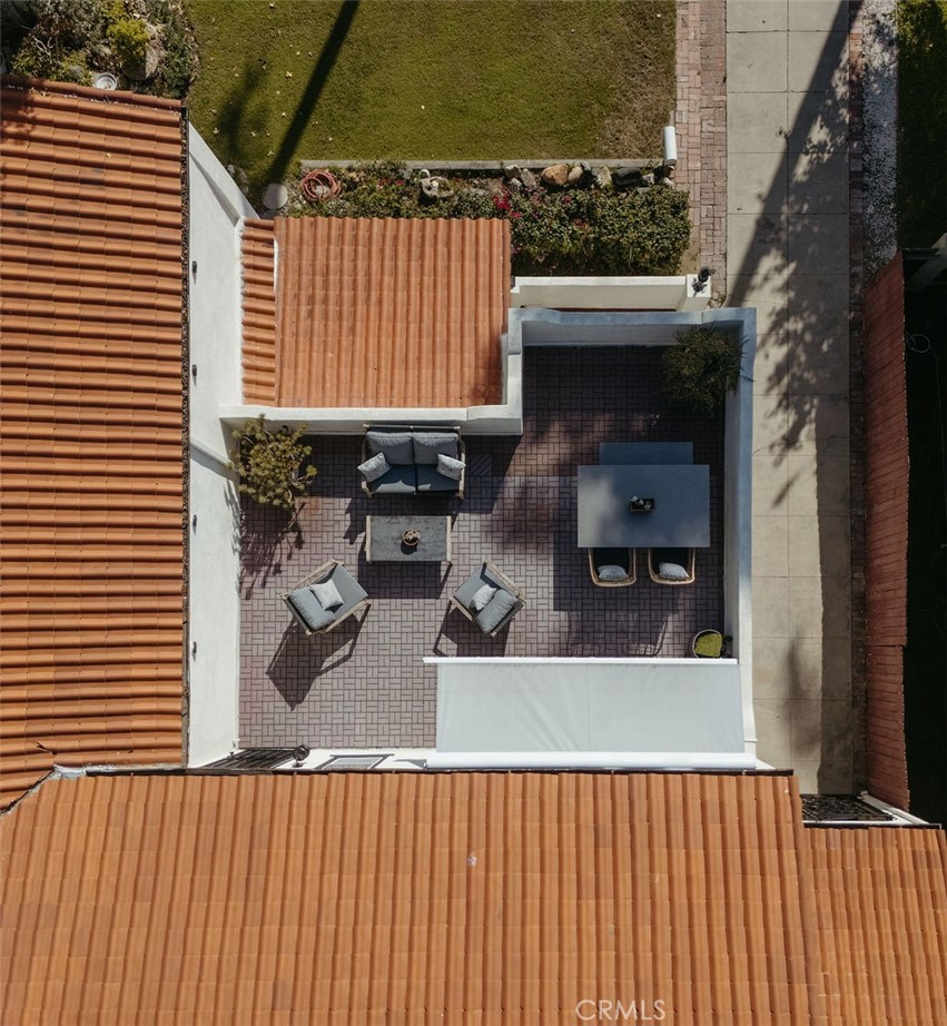 521 W Whiting Avenue