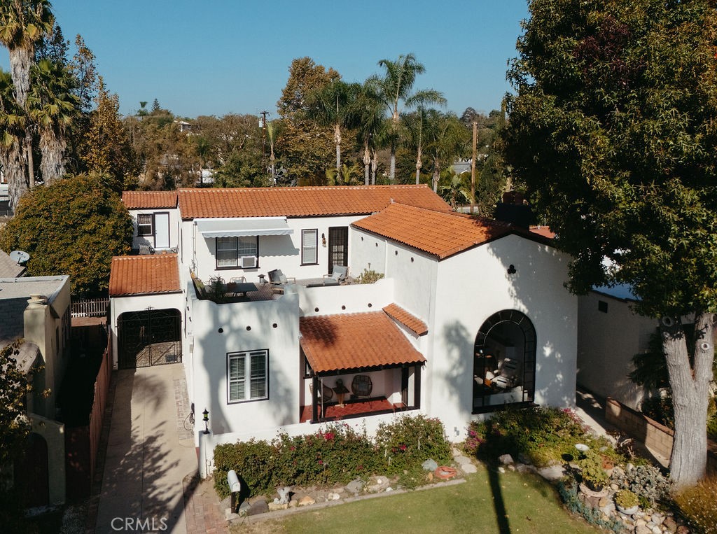 521 W Whiting Avenue