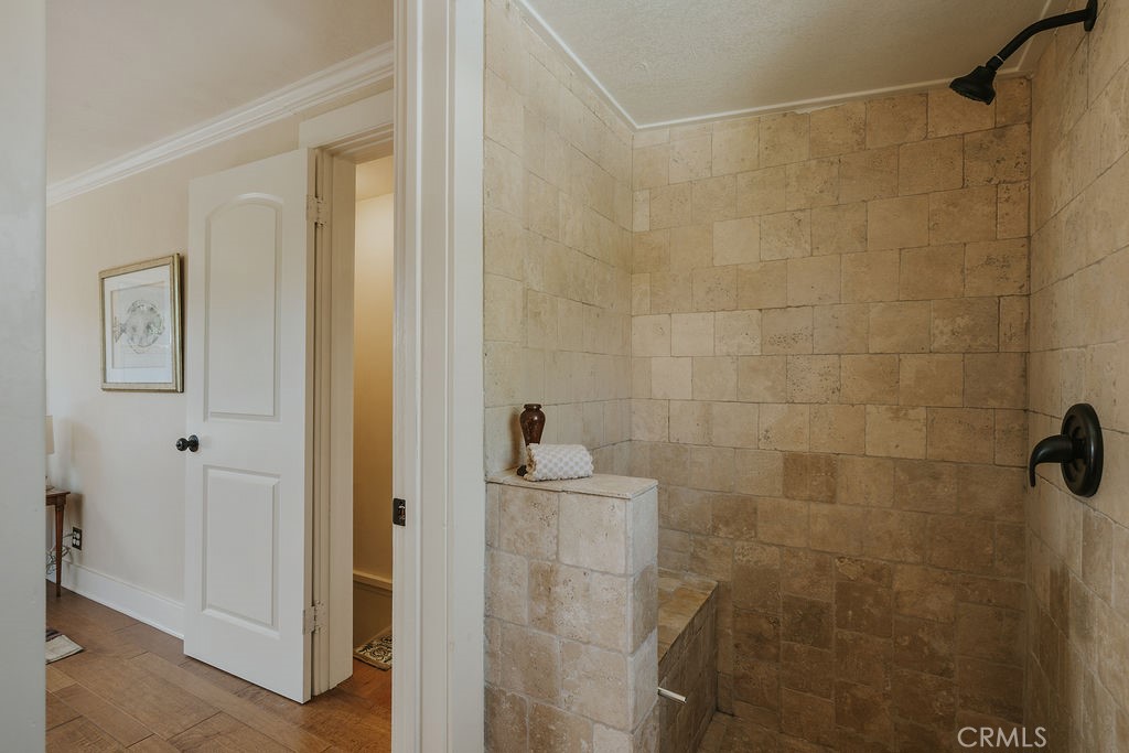 521 W Whiting Avenue