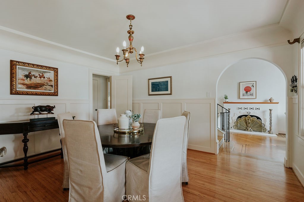 521 W Whiting Avenue