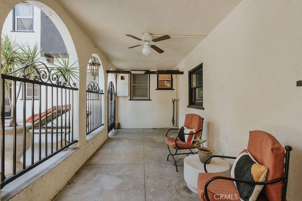 521 W Whiting Avenue