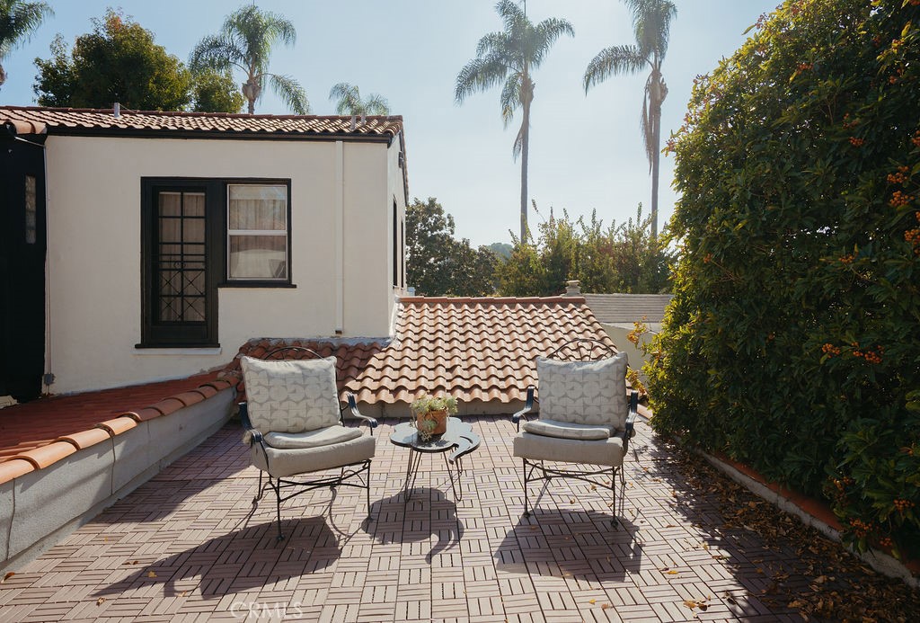 521 W Whiting Avenue