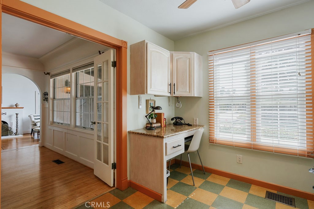 521 W Whiting Avenue