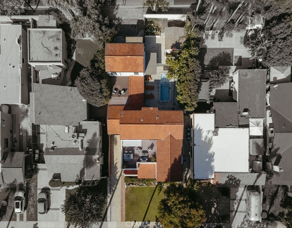 521 W Whiting Avenue