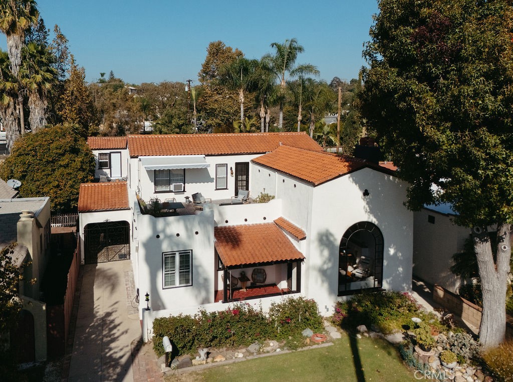 521 W Whiting Avenue