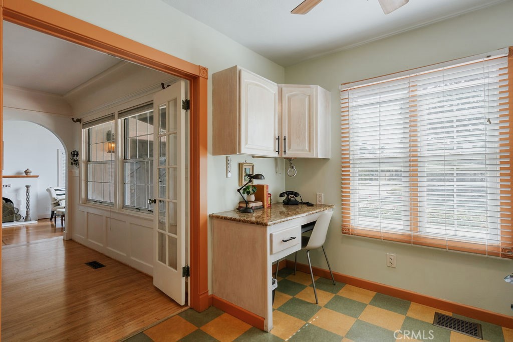 521 W Whiting Avenue