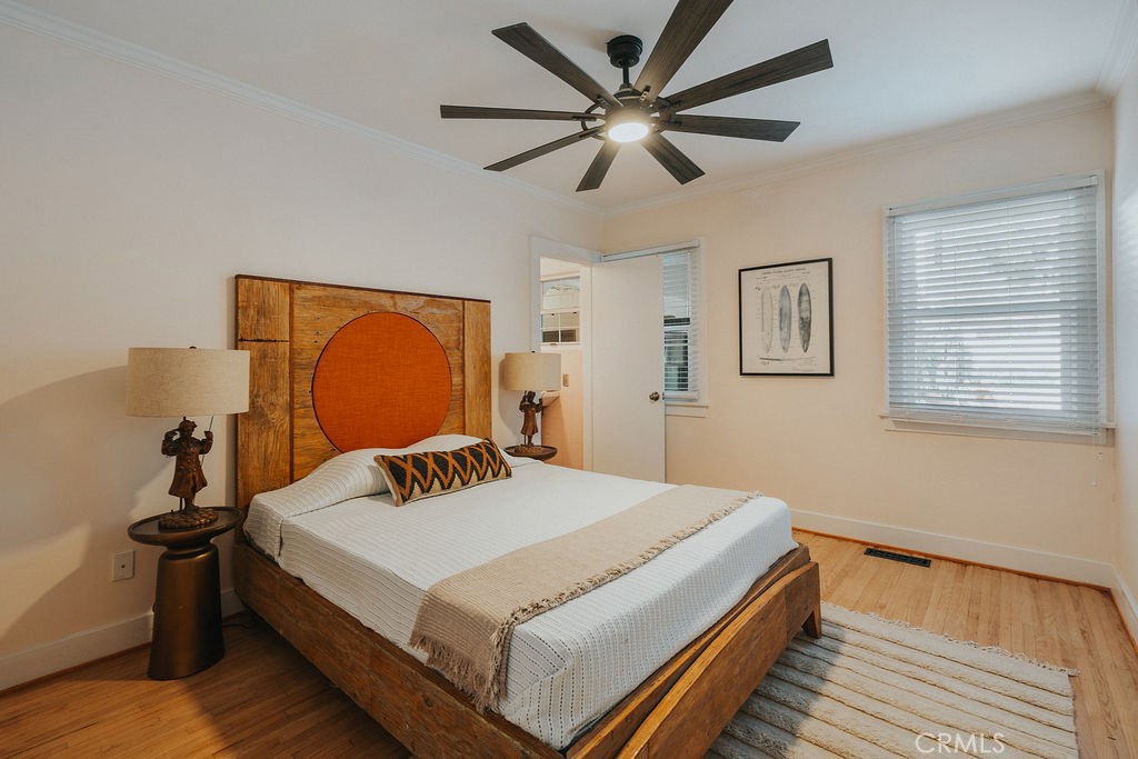 521 W Whiting Avenue