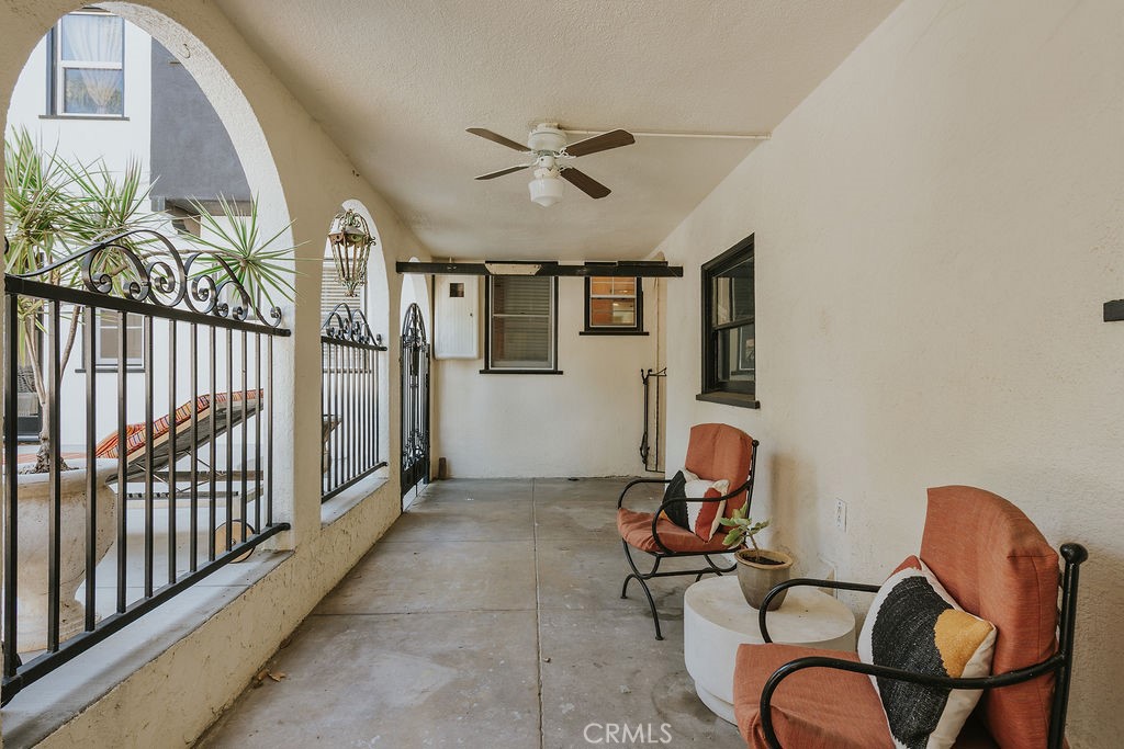 521 W Whiting Avenue