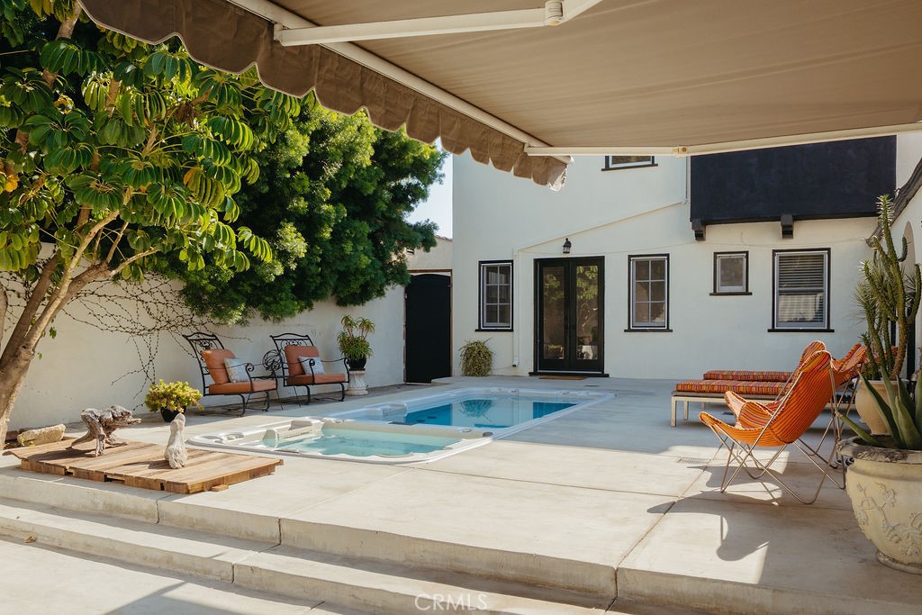 521 W Whiting Avenue