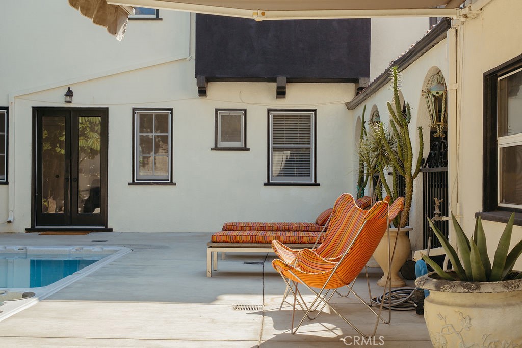 521 W Whiting Avenue