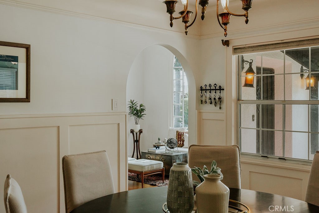 521 W Whiting Avenue