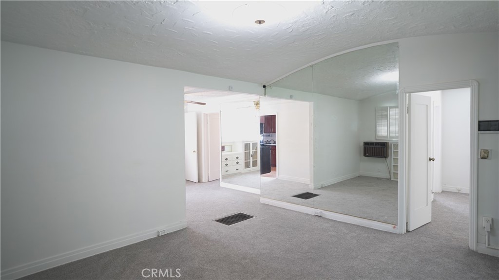214 E 92nd